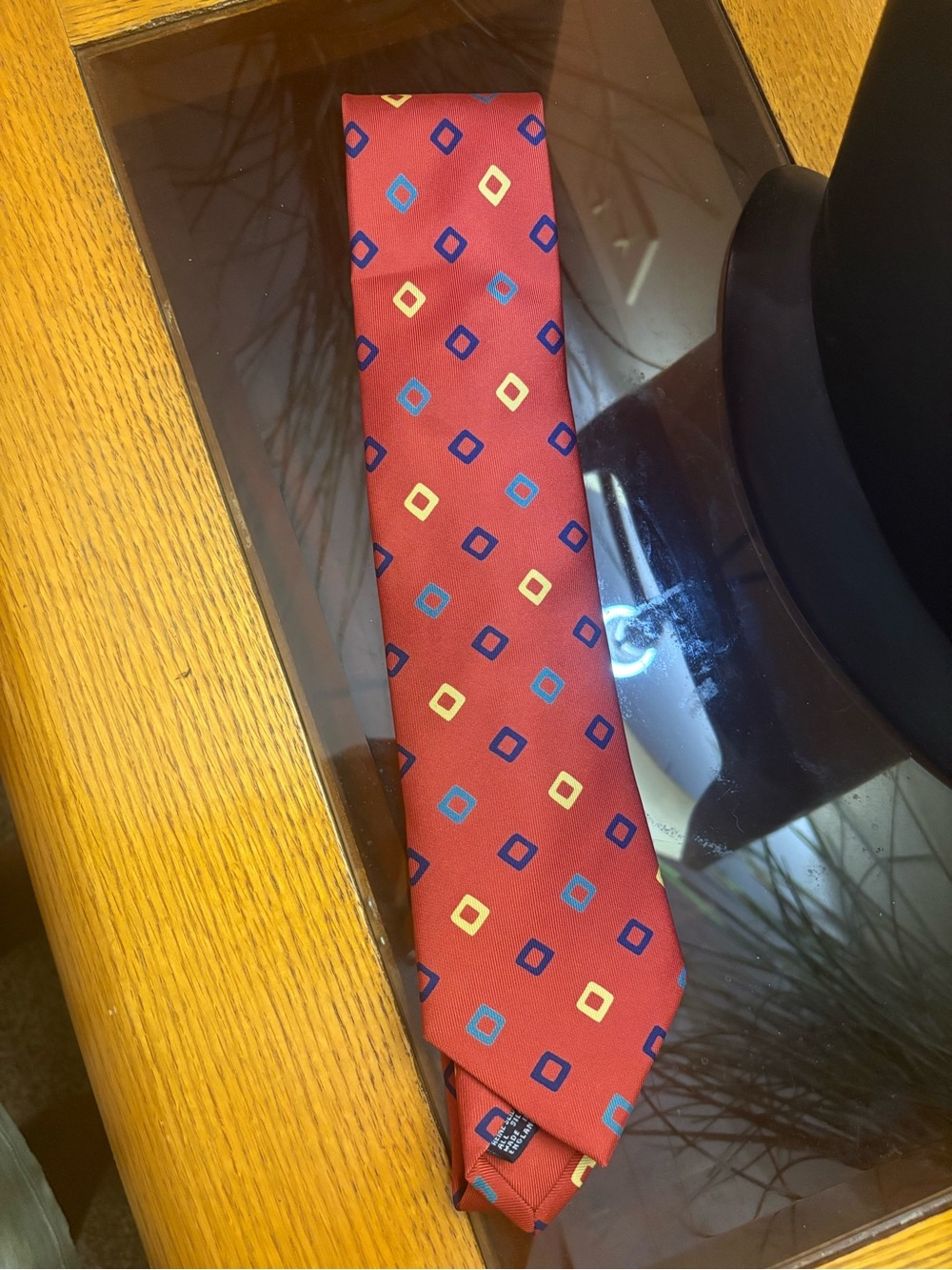 Drake’s printed necktie